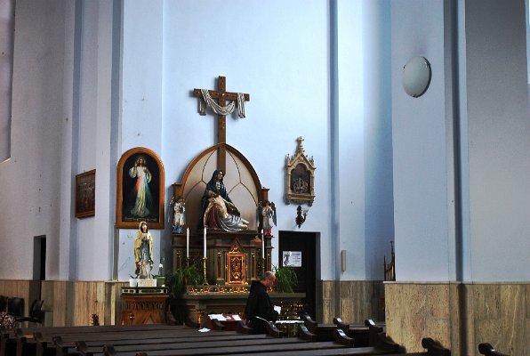 60_Interiér římskokatolického kostela v Kaczyce
